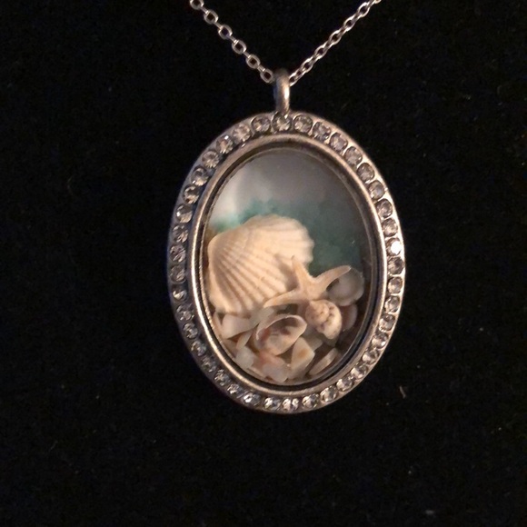 Sea Schell Necklace. - Picture 6 of 6